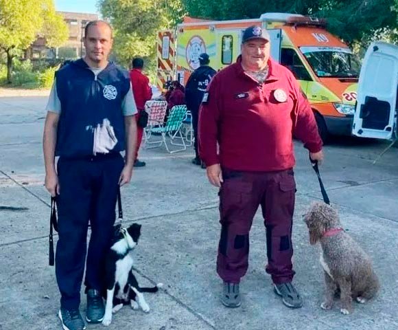 “Tana” y “Simón”, los perros del cuartel local, participaron de una capacitación