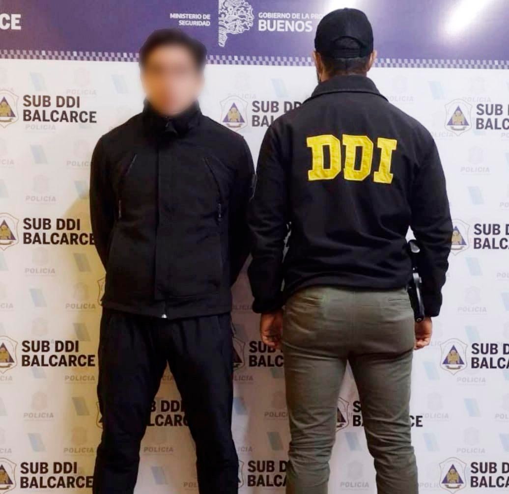 Desde un perfil falso, se hacía pasar por una joven y enviaba pornografía