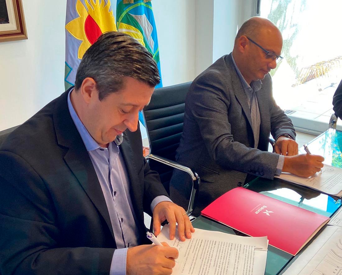 Se firmó un convenio para dotar de agua y cloacas a dos barrios
