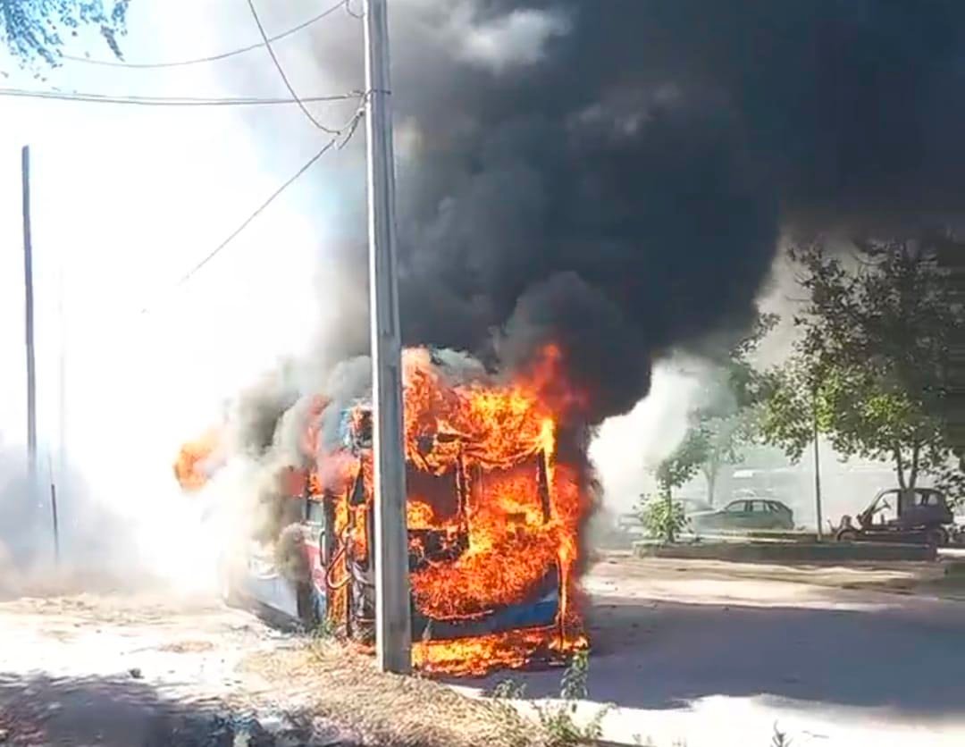 Incendio provocó pérdidas totales en un colectivo