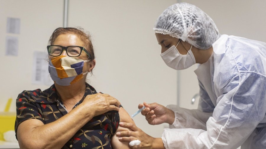 Ya se aplica la cuarta dosis contra el coronavirus en la provincia