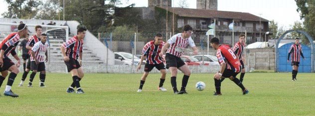 Dos goles, un expulsado y distribución de puntos