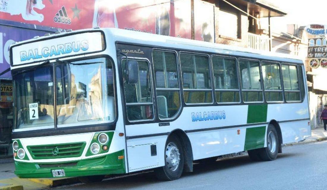 Un colectivo de Balcarbus se quedó sin frenos y el chofer evitó lo que podría haber sido una tragedia