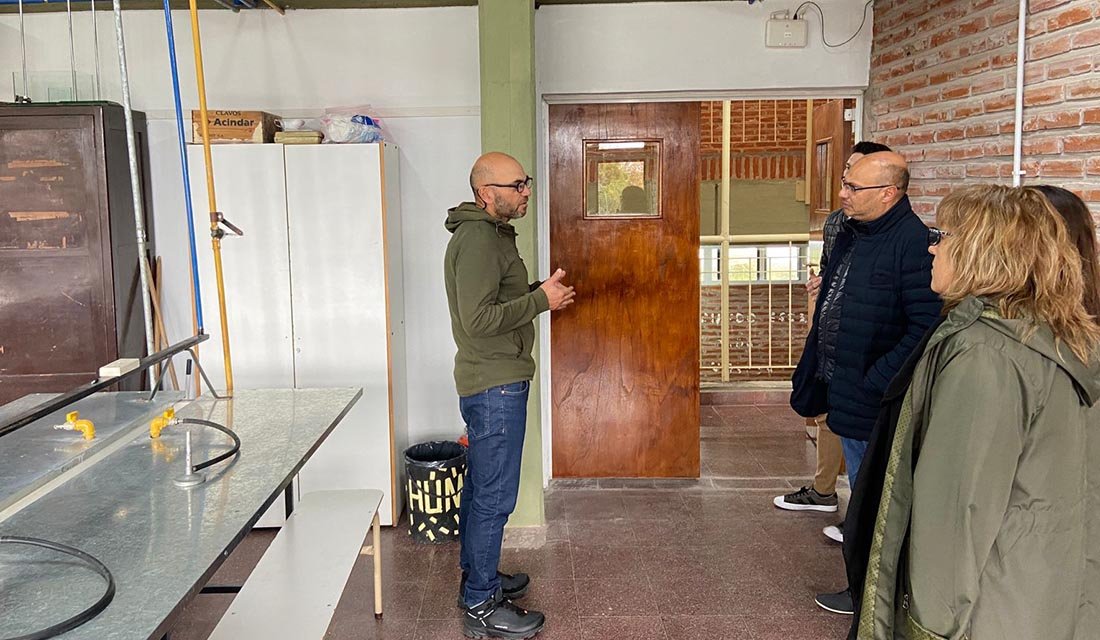 Reino recorrió obras en establecimientos de enseñanza