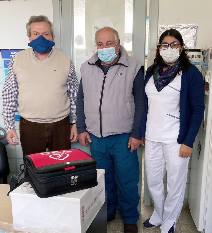 Entregaron desfibriladores automáticos en las localidades de San Agustín, Los Pinos y Napaleofú