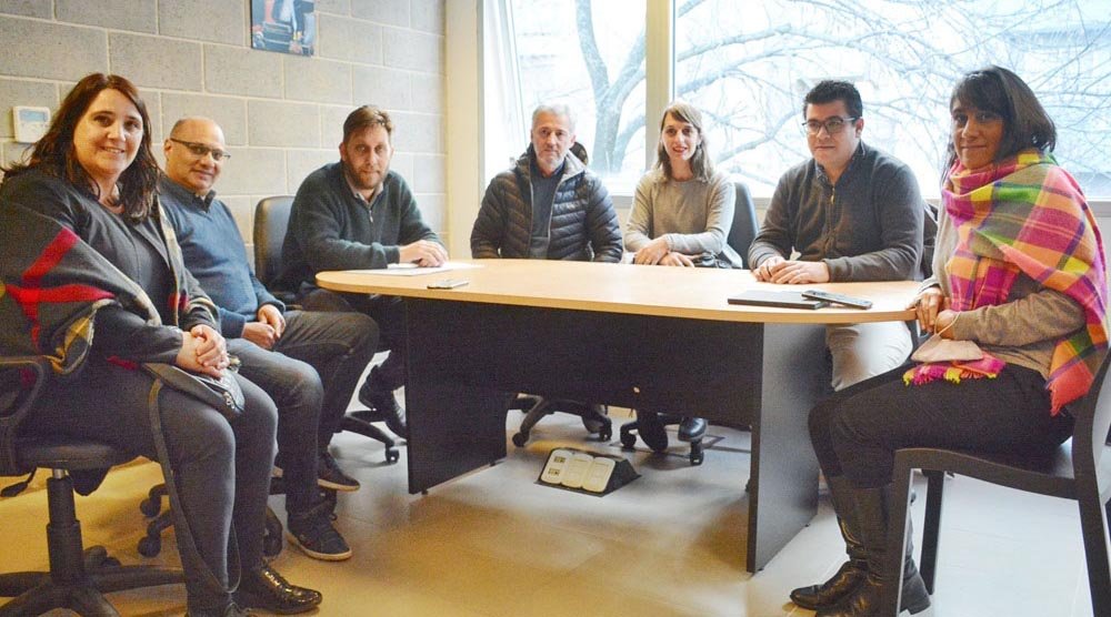 Provincia firmó convenio con Reino para construir 40 viviendas en Balcarce