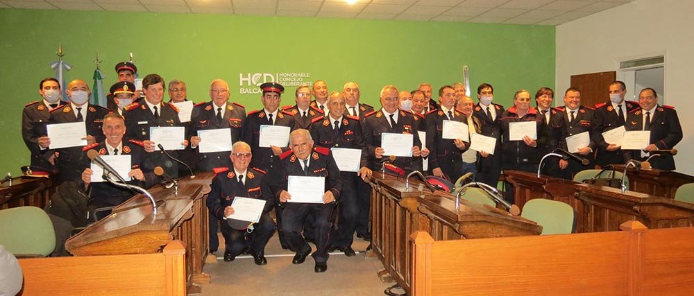 El Legislativo entregó reconocimientos a los Bomberos