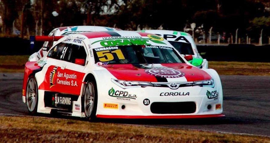 Leonel Tambascio ganó el Sprint en el Top Race Series