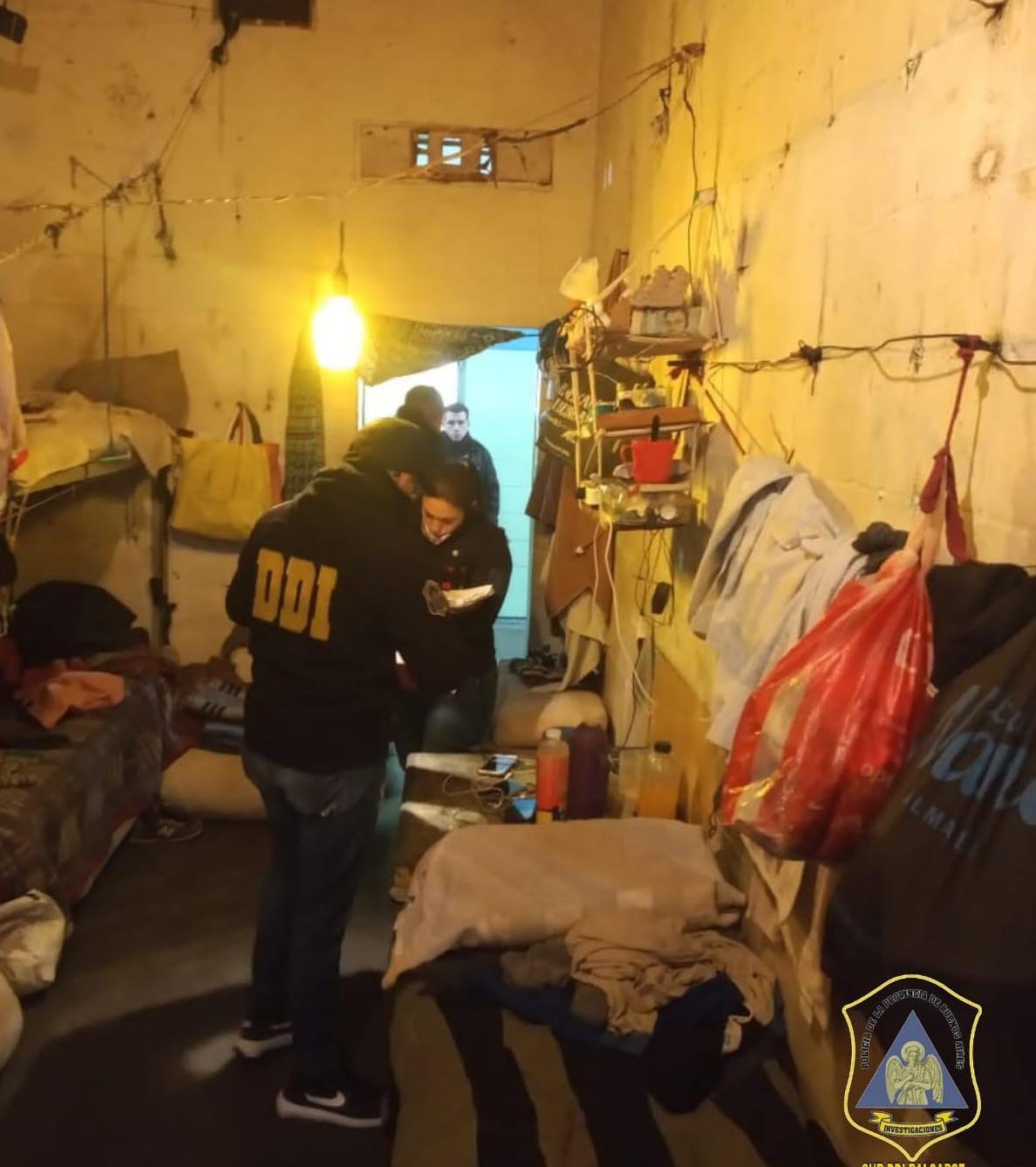 Se hacían pasar por mujeres  y policías para realizar extorsiones sexuales