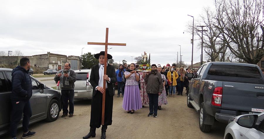 Cientos de fieles expresaron su devoción a San Cayetano