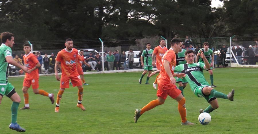 Sobre el final, Los Patos se lo empató a FC Agrarias