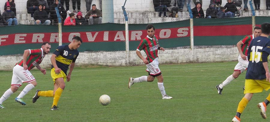 Boca Juniors,  con un hombre menos, empató ante Ferroviarios