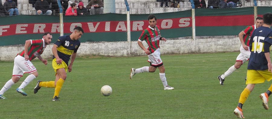 Boca Juniors,  con un hombre menos, empató ante Ferroviarios