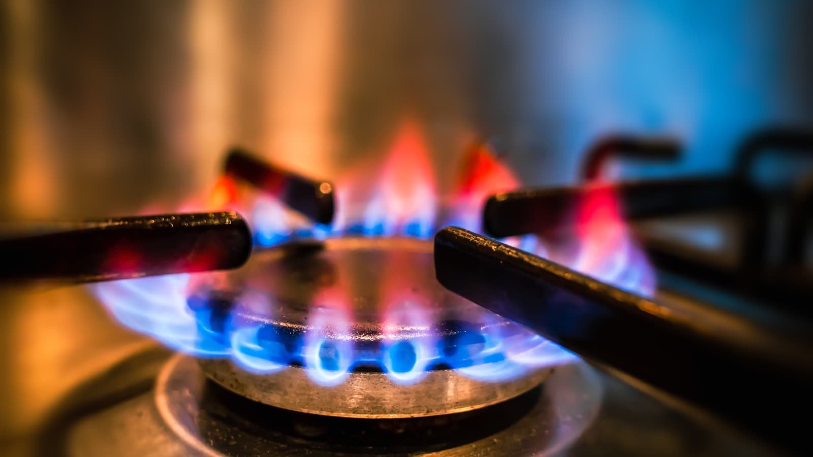 Entró en vigencia la segmentación de tarifas de luz y gas