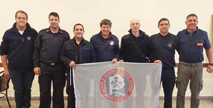 Bomberos Voluntarios se capacitaron en incendios forestales