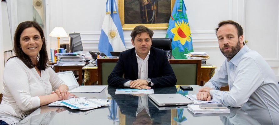 Kicillof oficializó un aumento del 42,45 % para jubilaciones y pensiones mínimas