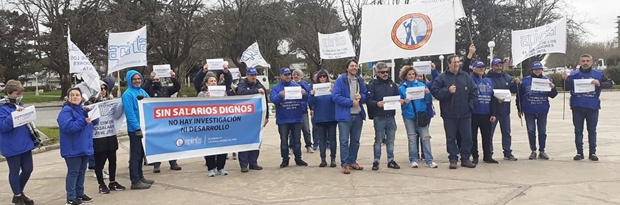 Trabajadores de INTA se manifestaron en la plaza Libertad