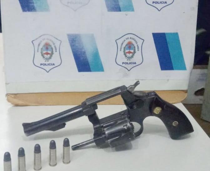 Aprehendieron a un hombre por amenazar  con un arma de fuego a un familiar