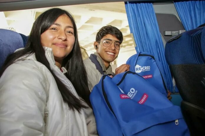 Más de 40 mil estudiantes hicieron su viaje de egresados financiados por el Gobierno