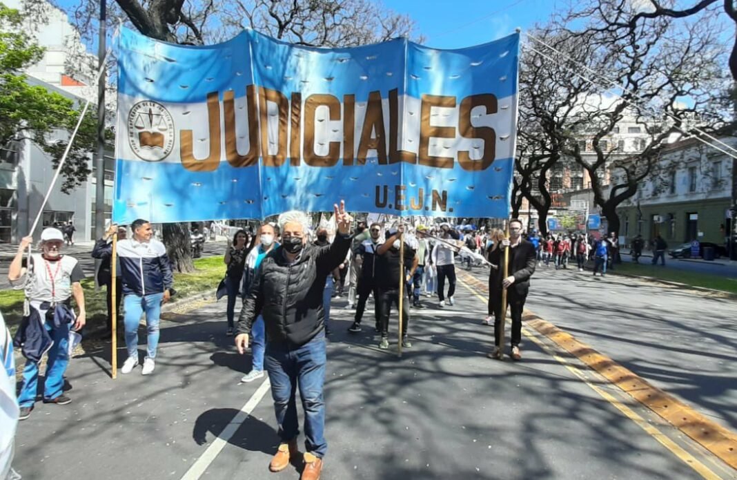 Paro de judiciales nacionales y rechazo de magistrados al pago de Ganancias
