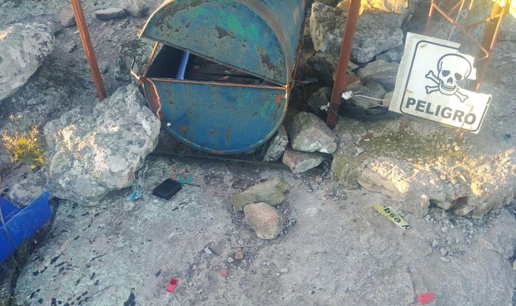 Robaron y generaron destrozos en antena de telecomunicaciones en Los Pinos