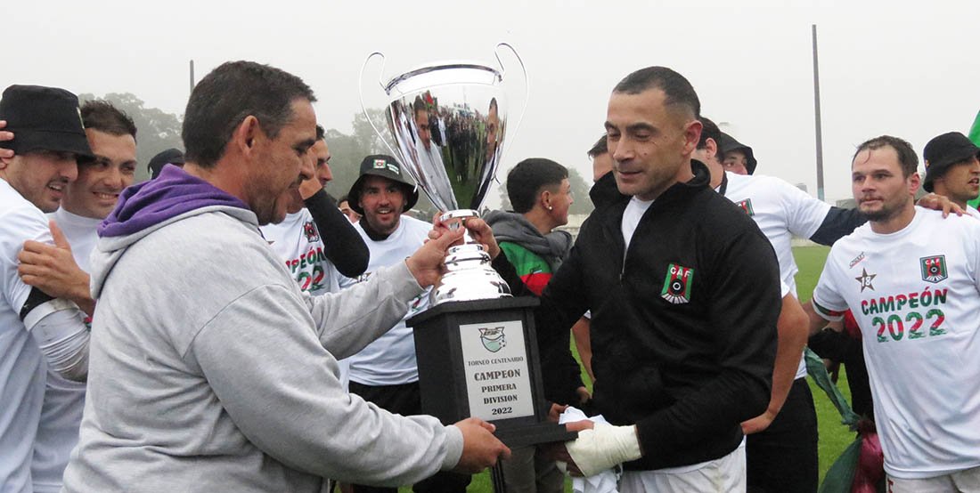 Ferroviarios levantó la Copa y es el nuevo campeón