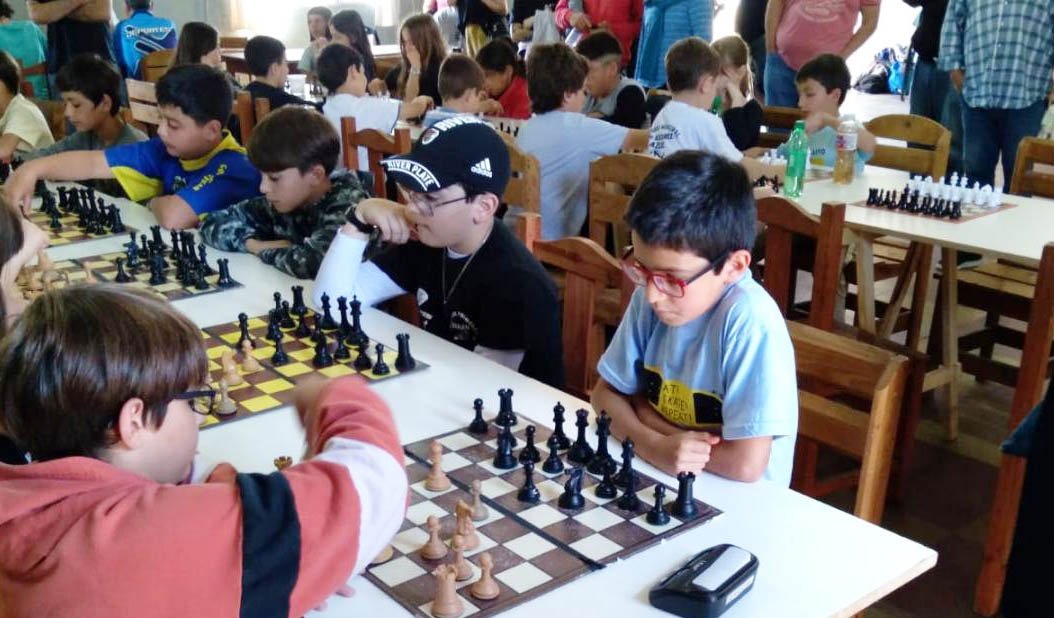 Variada participación de ajedrecistas en torneos zonales