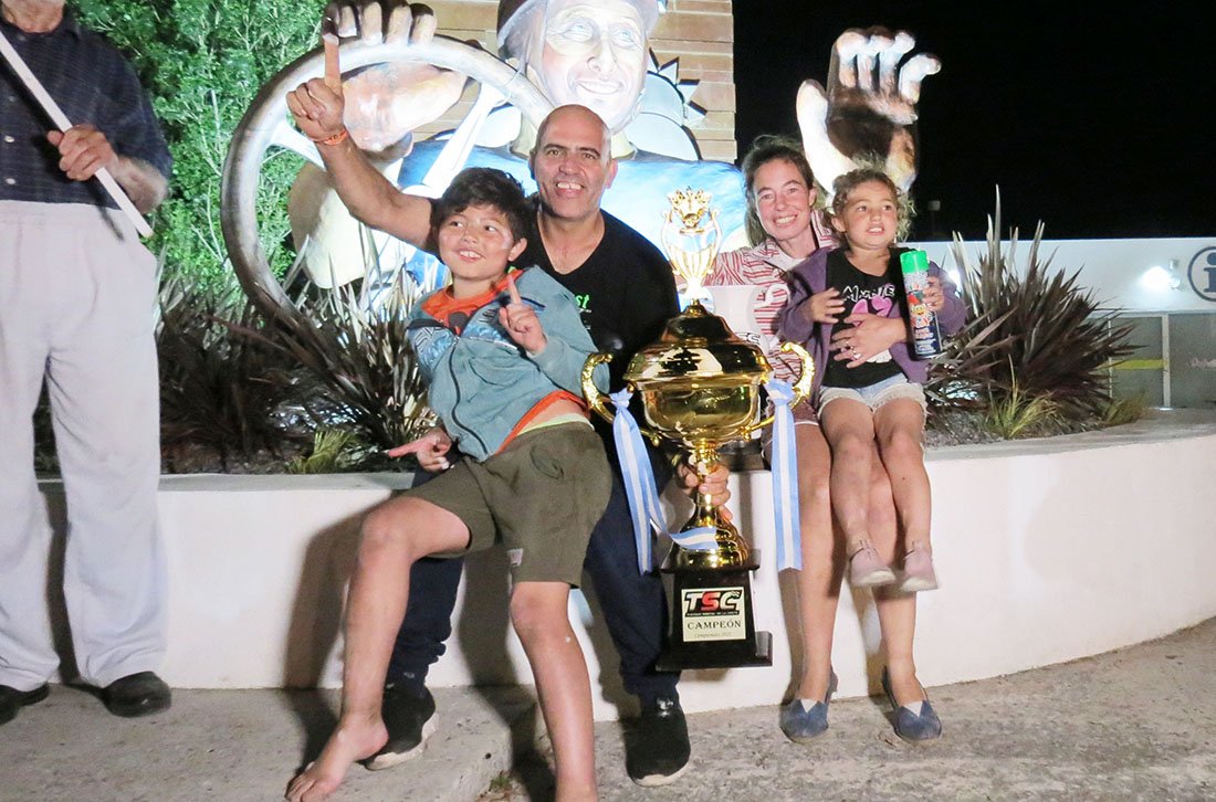 Gran recibimiento a Mario Alberghini en El Cruce
