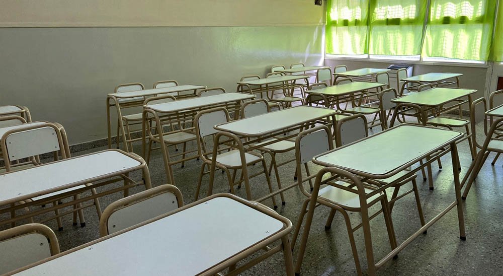 Se entregó mobiliario  a cuatro escuelas
