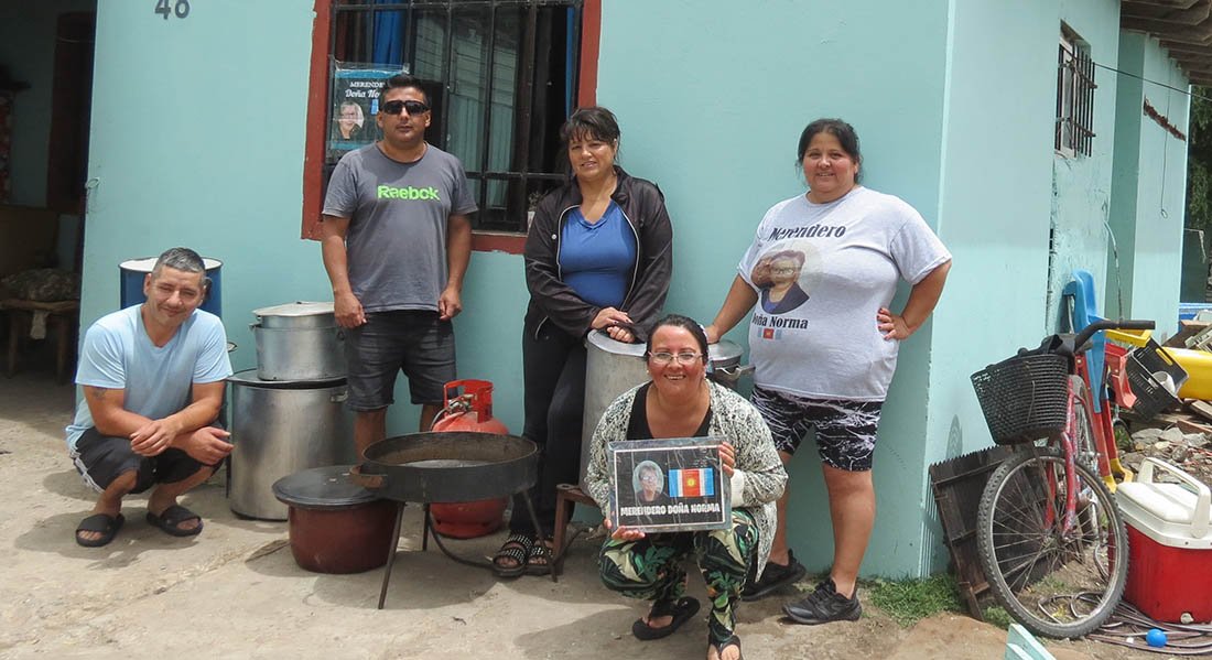 Cocinar por amor: la historia  del merendero "Doña Norma"