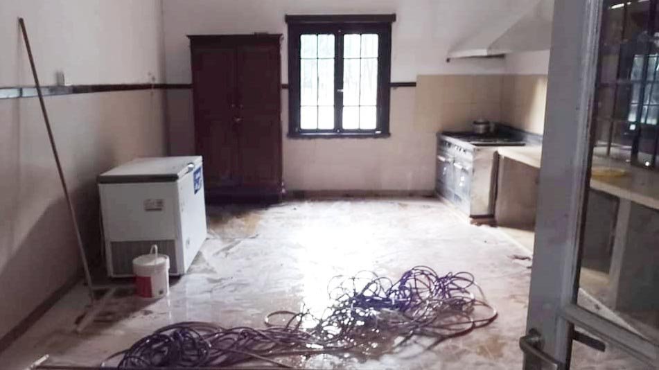 Destrozos y vandalismo en  Sociedad de Fomento San Agustín