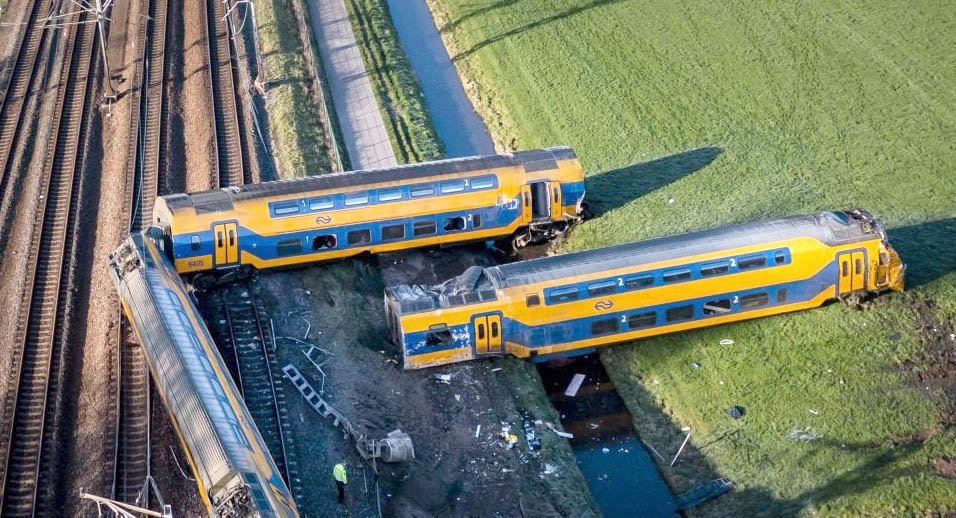 Un muerto y más de treinta de heridos en el descarrilamiento de un tren en Países Bajos