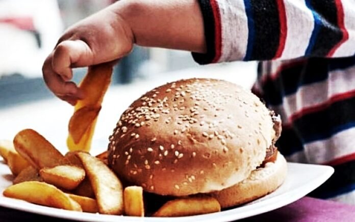 Ultraprocesados y dulces, la base de la alimentación de niños y adolescentes en Argentina