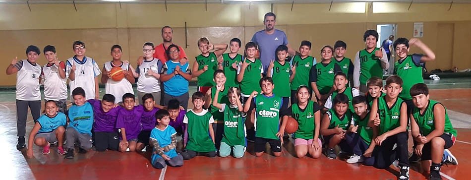 La escuela municipal de básquet se prepara para la Liga Regional