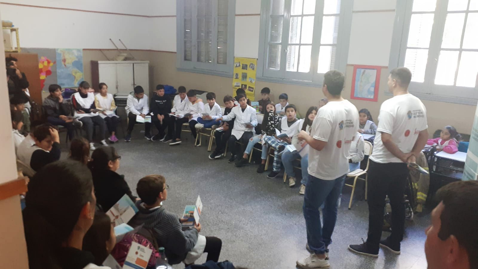 Bomberos Voluntarios capacitaron a alumnos de la Escuela Primaria Nº1