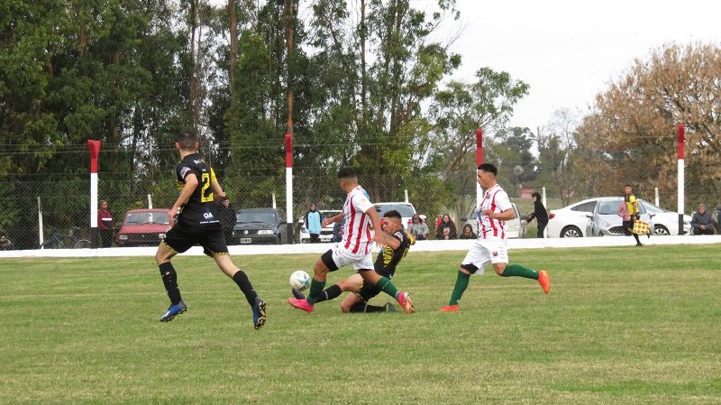 Ferroviarios goleó a Sportivo Trabajo Mitre