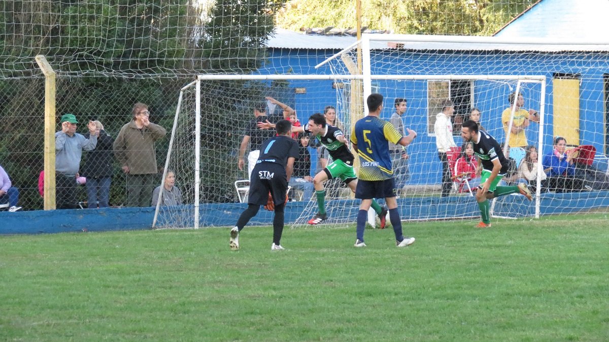 Importante victoria de FC Agrarias ante  Deportivo Los Pinos para seguir sumando