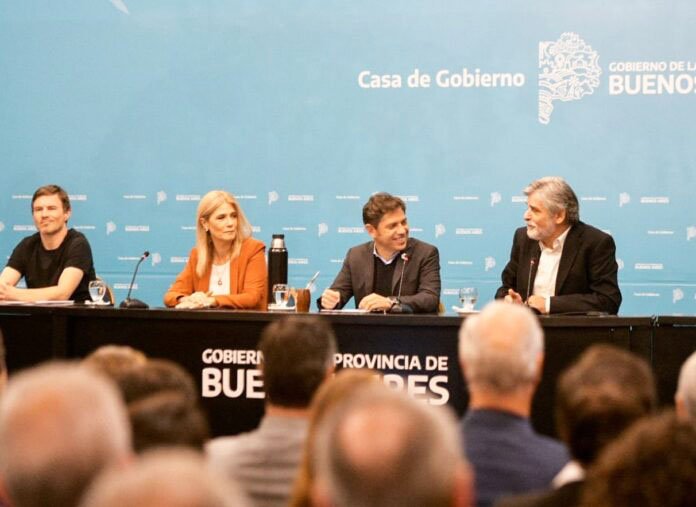 Kicillof dijo que en las elecciones “se juega la supervivencia de la educación pública”