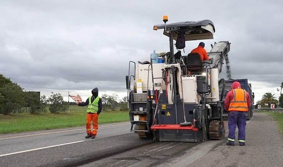 Provincia avanza con la repavimentación de la ruta 2