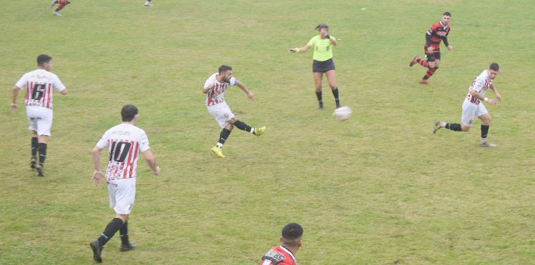 Amigos Unidos lo dio vuelta y goleó a San Agustín