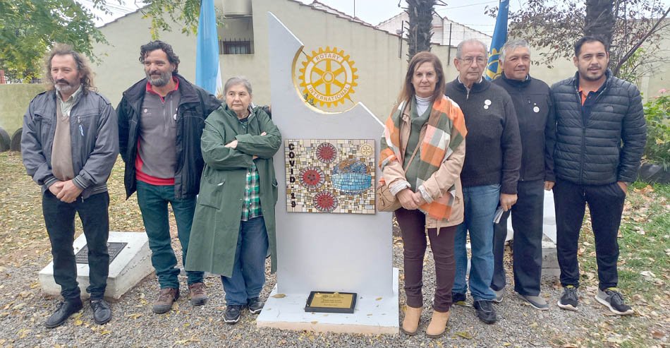 Se inauguró en plaza "Farías"  el monumento a los “Héroes del Covid”