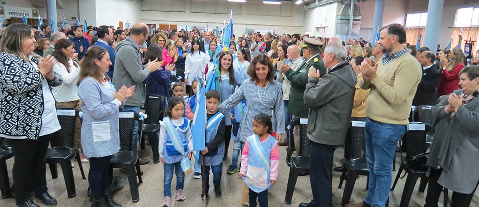 A sala llena, se conmemoró el 213º aniversario de la Revolución de Mayo
