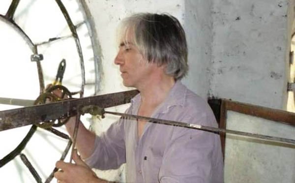 Jorge Martínez: "El reloj de la iglesia es un patrimonio, darle vida significa mucho para mi"