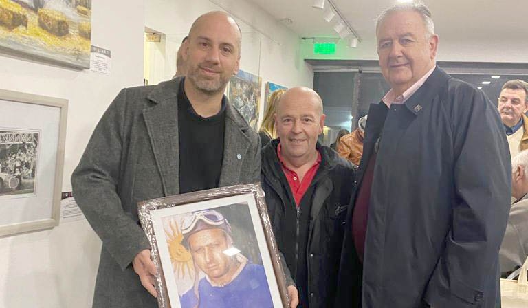 Se inauguró la muestra homenaje a Fangio en  la Asociación Argentina de Volantes
