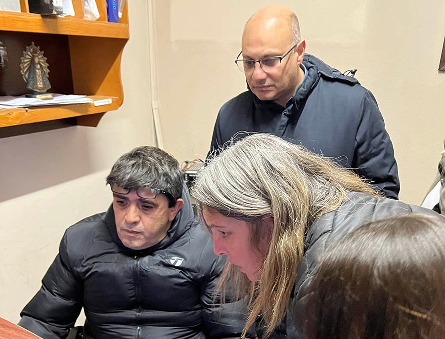 Reino se reunió con vecinos de Napaleofú tras la instalación de cámaras de seguridad