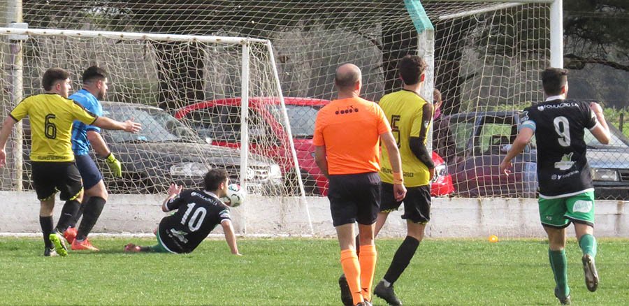 Dos goles y tres expulsiones en el empate entre FC Agrarias y Sportivo Trabajo Mitre