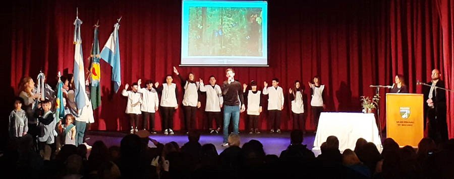 Con un  emotivo acto se ponderó el rol del  docente