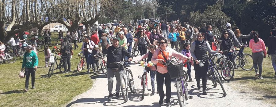 Cientos de personas se sumaron a la 49ª edición de la Caravana de la Alegría