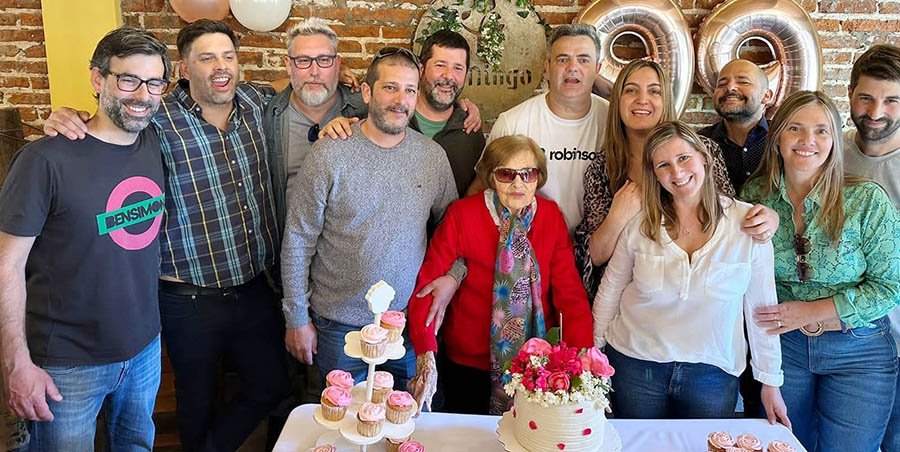 Irma, la vecina que cumplió 99 años rodeada de sus seres queridos