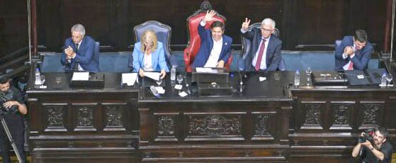 Kicillof criticó “el extravagante experimento al que está siendo sometida la Argentina”